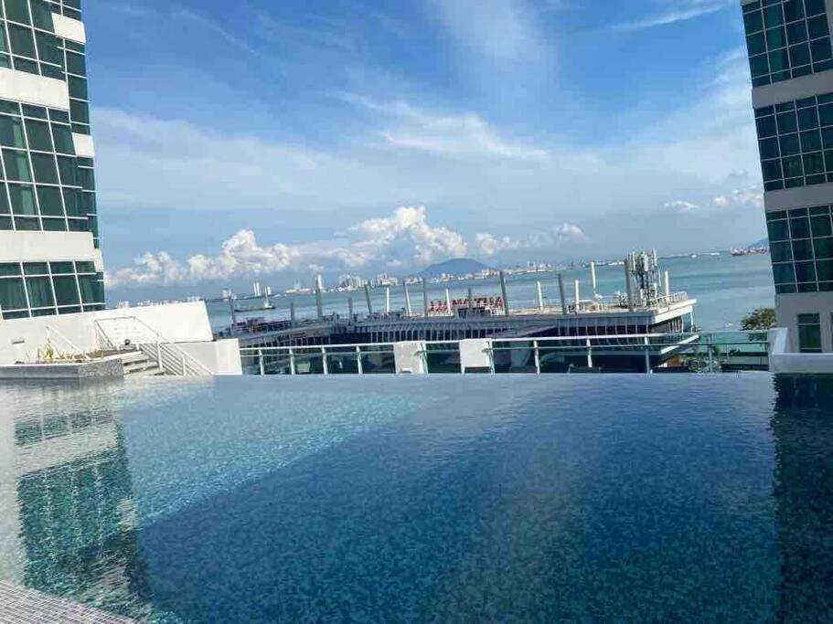 Maritime Suite Duplex Penang- Pemandangan Laut ジョージタウン エクステリア 写真